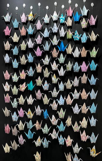 Mil grullas de papel para la querida Elsa Bornemann
