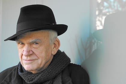 Milan Kundera falleció este martes a los 94 años