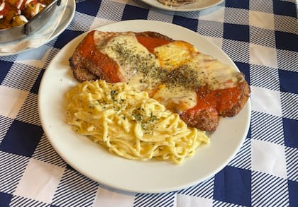 Milanesa a la napolitana con spaghetti de Ostende