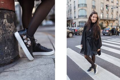 Mile: Sweater de Valle $1490 / Falda plisada negra de Basilotta $990 / Collar de Forever Jewels $255 / Zapatillas de Tomás Cané $939 aprox.