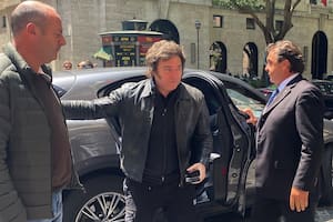 Milei aprueba decreto que permite a extranjeros pedir la nacionalidad si realizan "inversiones...