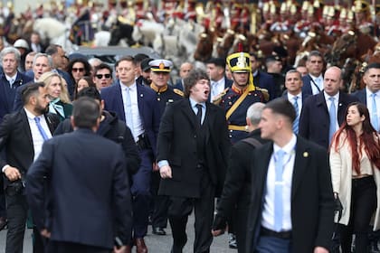 Milei, camino al Tedeum en la Catedral Metropolitana