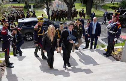 Karina y Javier Milei