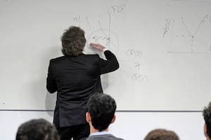 Milei, durante la disertación que dio a los alumnos de Macroeconomía Avanzada de la Maestría en Economía de la Universidad de San Andrés