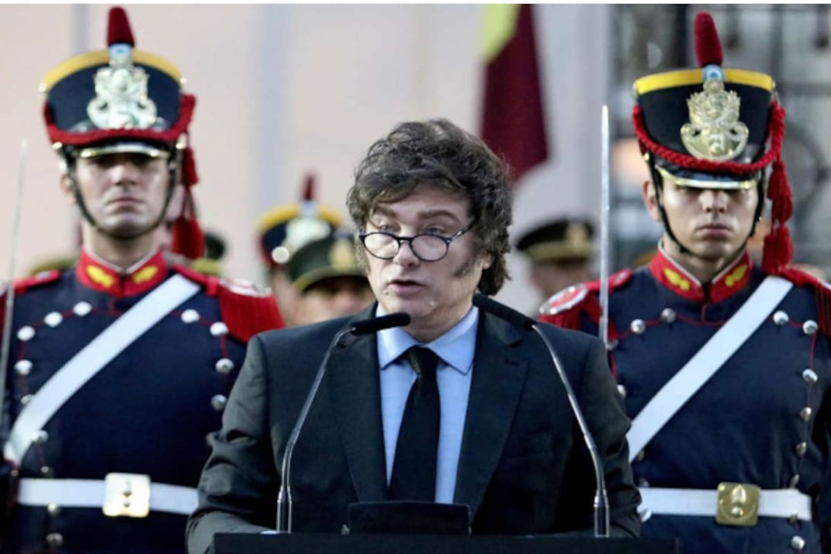 Milei, en el acto por el 213° aniversario del Regimiento de Granaderos