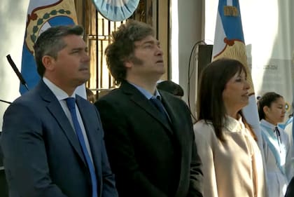 Milei, entre Orrego y Pettovello, en San Juan