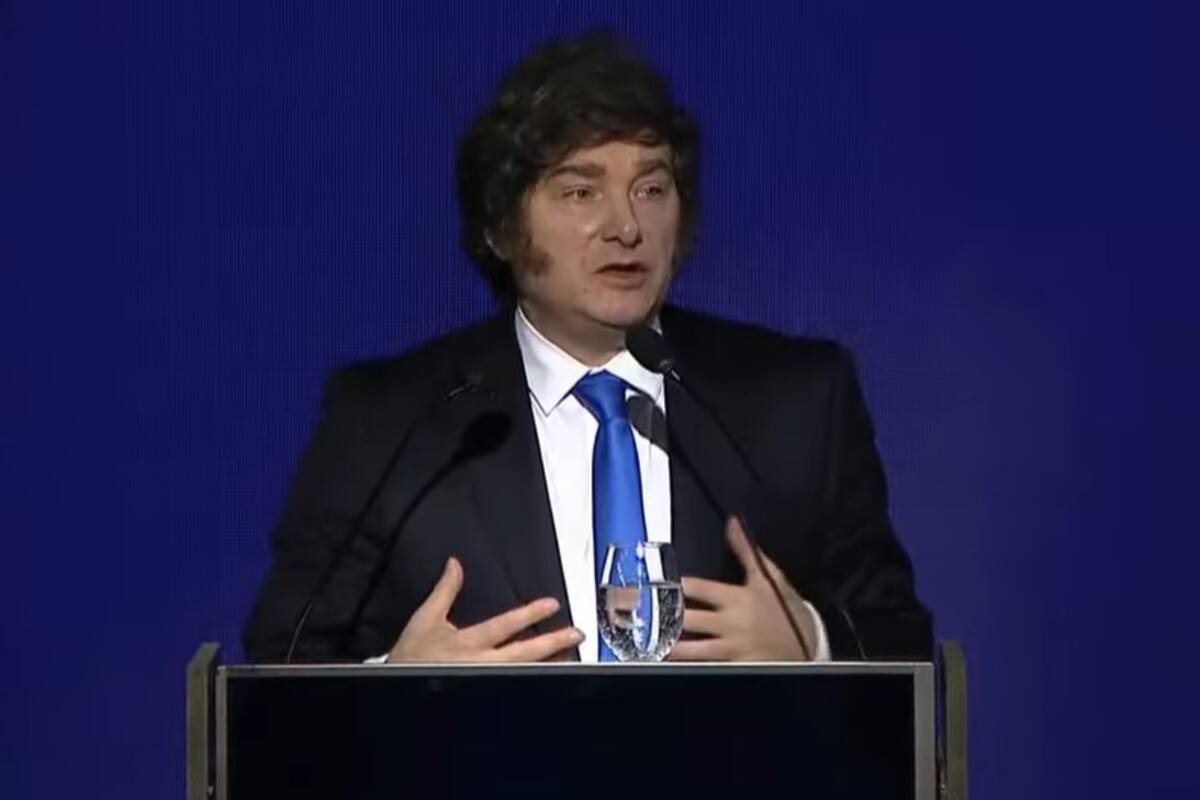 Milei, expone en Corrientes, en una conferencia sobre