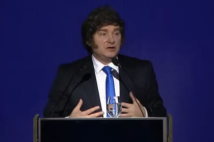 Milei, expone en Corrientes, en una conferencia sobre