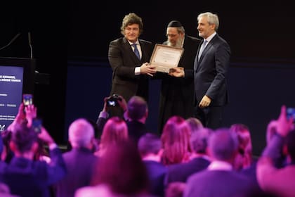 Milei, junto a Darío Epstein y el rabino Tzvi Grunblatt