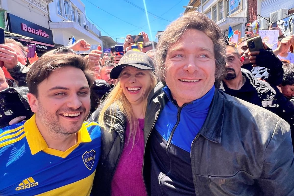 Milei junto a Ramiro Marra y a su hermana Karina, en 2023, en plena campaña electoral