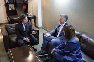 Milei, Macri y Bullrich, en el hotel Libertador