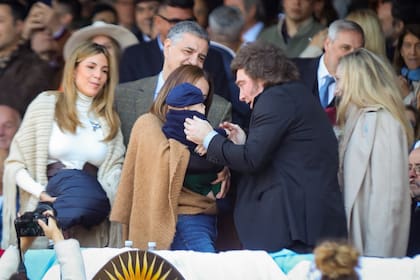 Milei saludó al hijo de Jorge Macri y Belén Ludueña