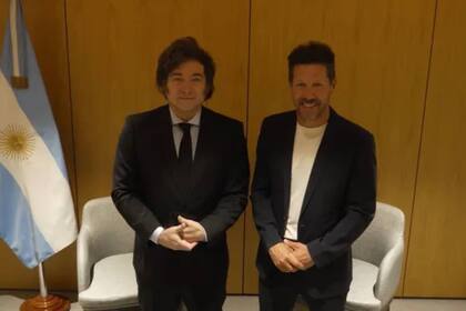 Milei se encontró con el “Cholo” Simeone en Madrid: recordaron el partido en el que se enfrentaron.