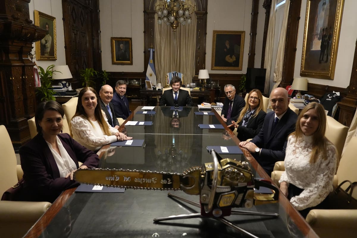 Milei se reunió en la Casa Rosada con representantes de CAEME, que propuso inversiones por 8 mil millones