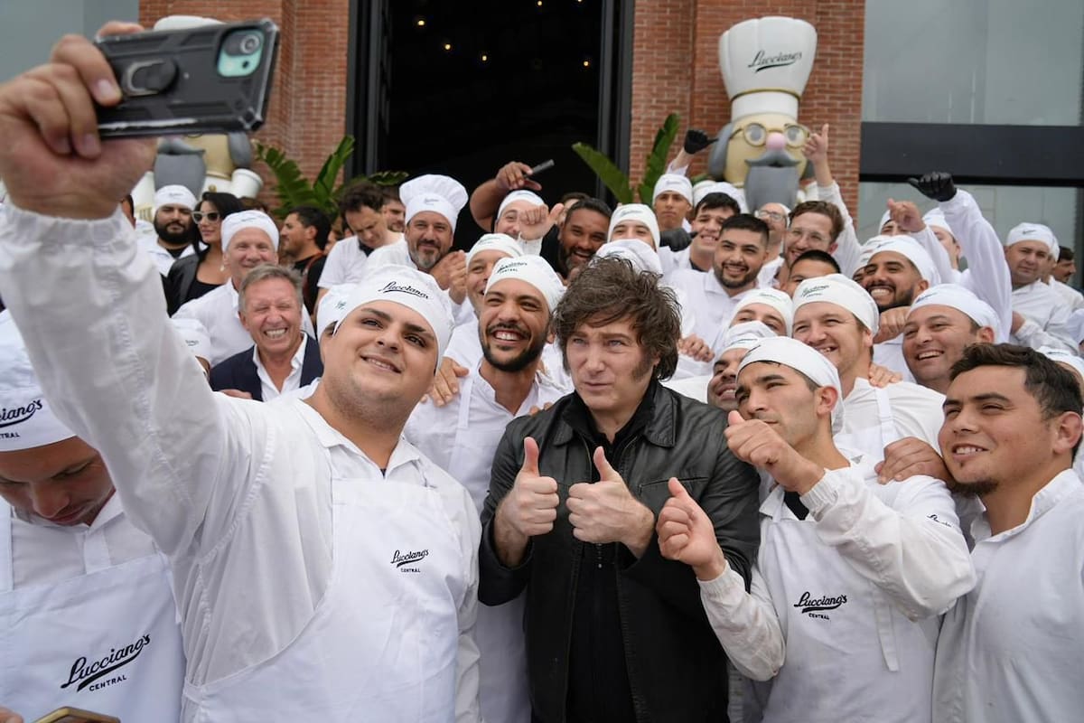 Milei visitó la fábrica de una marca de helados en Mar del Plata, durante su última visita