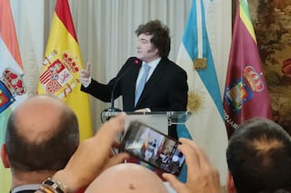Milei viaja a España a un foro ultraliberal organizado por expertos en criptomonedas