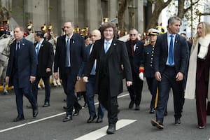 Javier Milei convocó a todo el gabinete a compartir una foto en el Día de la Bandera, en Rosario