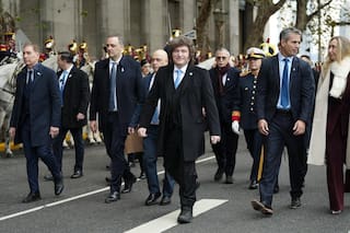Javier Milei convocó a todo el gabinete a compartir una foto en el Día de la Bandera, en Rosario