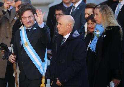 Milei y su Gabinete cuando iban al Tedeum
