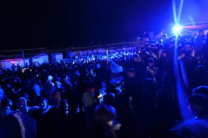 Miles de adolescentes entraron sin QR a Kophiphi.