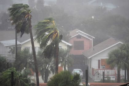 Miles de afectados por el huracán en Daytona Beach, Florida