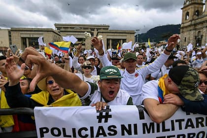 Miles de colombianos marcharon contra el terrorismo ayer en Bogotá