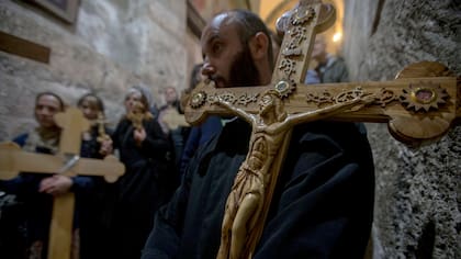 Miles de cristianos llegaron a Jerusalén para el vía crucis del Viernes Santo.