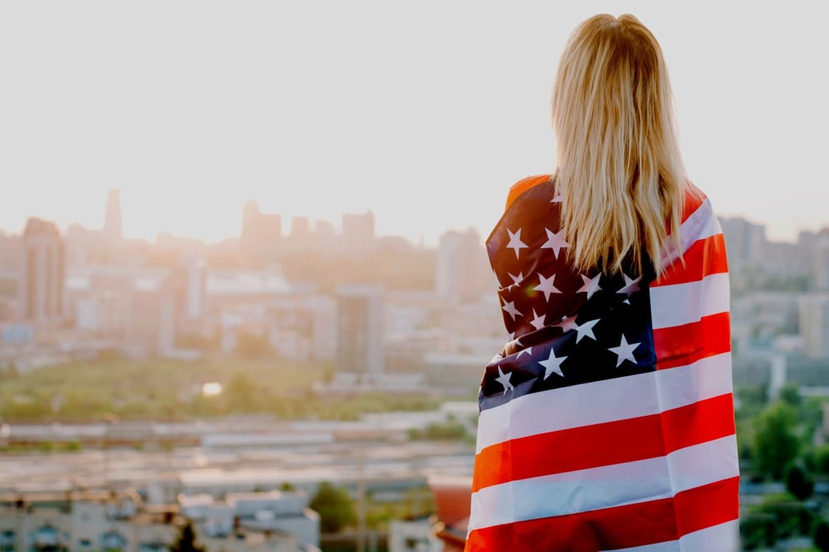 Miles de extranjeros sueñan con ser ciudadano norteamericano