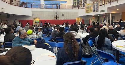 Miles de familias en los refugios para inmigrantes en Nueva York podrían ser desalojados
