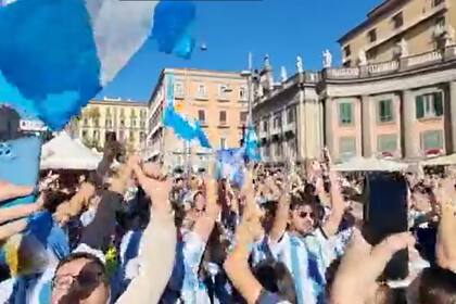 Miles de hinchas llegaron a Nápoles para ver la final de la Copa del Mundo