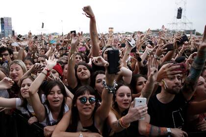 Miles de jóvenes festejan en el Lolapalooza 2016