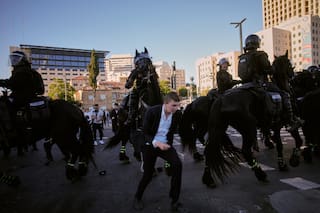Miles de judíos ultraortodoxos protestan por el reclutamiento obligatorio en Israel