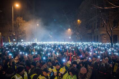 Miles de manifestantes contra la política del primer ministro Viktor Orban