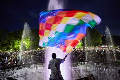 Con banderas, pancartas y cánticos, las protestas volvieron a estar en el centro de la escena provincial