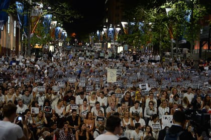 Miles de muestras de solidaridad y respeto en todo el mundo, un día después de la masacre contra Charlie Hebdo