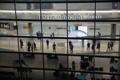 Miles de pasajeros se vieron afectados con las cancelaciones y retrasos de vuelos en Nueva York