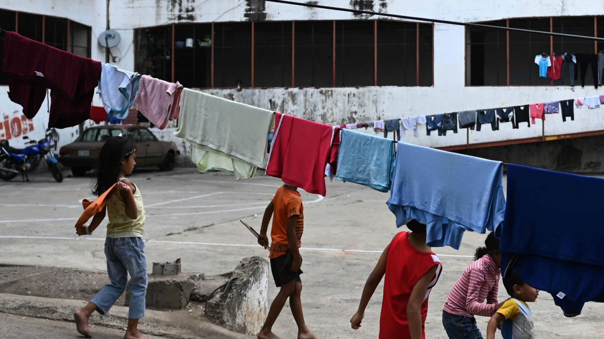 Miles de personas sobreviven a la crisis en obras tomadas, abandonadas o a medio construir