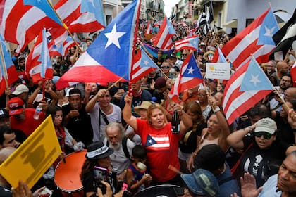 Miles de puertorriqueños volvieron a movilizarse hoy en San Juan