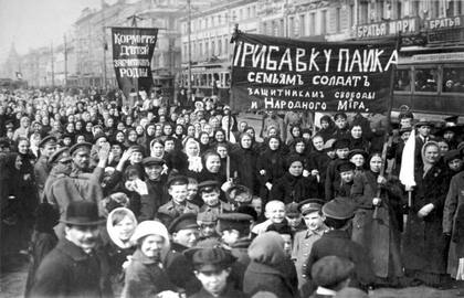 Miles de trabajadores se pusieron en huelga durante la revolución de febrero de 1917