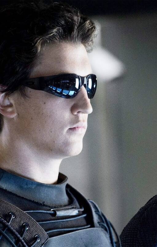 Miles Teller y Michael B. Jordan en una escena de Los cuatro fantásticos, la película que resultó un dolor de cabeza de principio a fin