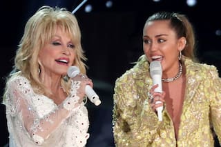 Miley Cyrus despidió con emoción a Dolly Parton y se refirió a la última charla que compartieron