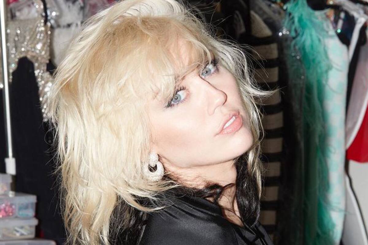 Miley Cyrus mostró su look total black (Foto Instagram @mileycyrus)