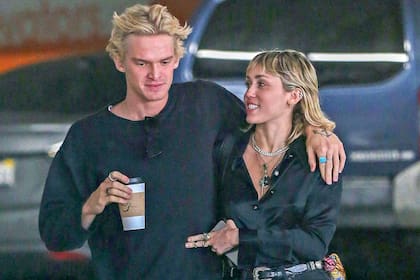 Miley Cyrus y Cody Simpson, unos meses atrás