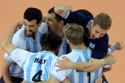 Milinkovic con Hugo Conte, Javier Weber, Pablo Meana, Leandro Maly: un festejo para siempre en Sydney 2000