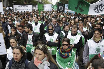 Militantes de ATE y de la CTA marcharon a la Plaza de Mayo