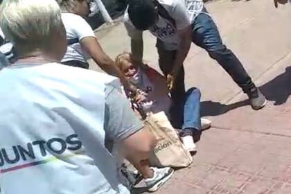 Militantes de Juntos fueron agredidos en La Matanza y el local partidario fue vandalizado.