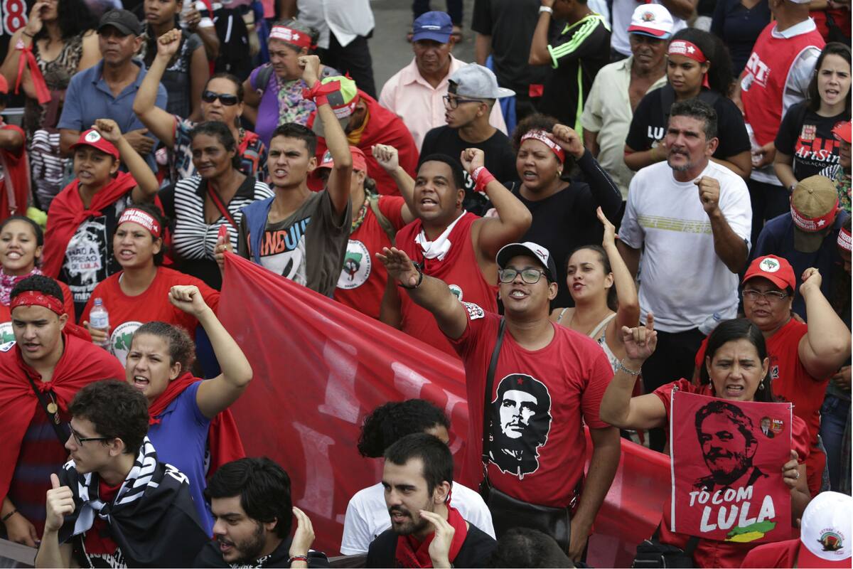 Militantes del PT se congregaron en Brasilia para apoyar a Lula