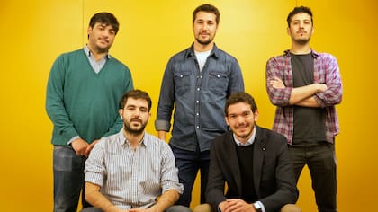 Militantes jóvenes debaten sobre el Bicentenario de la Independencia
