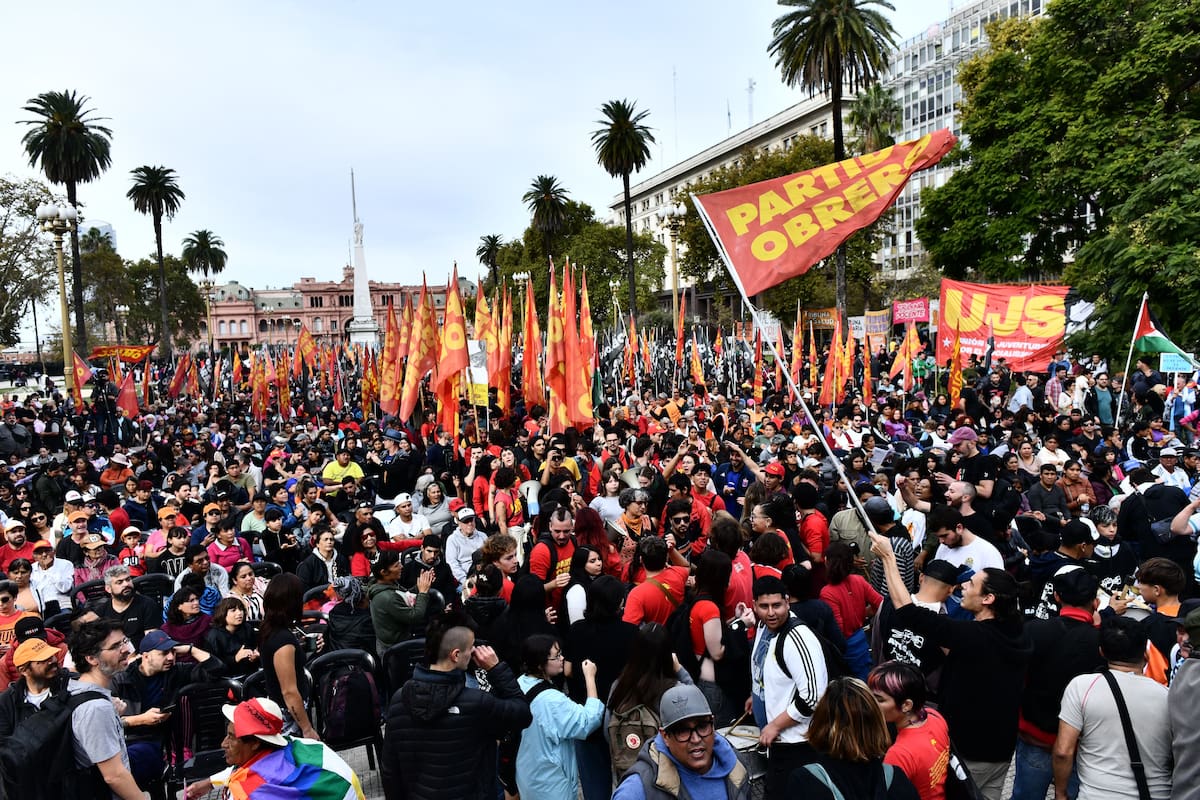Militantes y agrupaciones de izquierda se congregaron en Plaza de Mayo