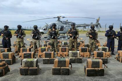Militares ecuatorianos incautaron 3700 toneladas de cocaína en una operación conjunta con las fuerzas colombianas